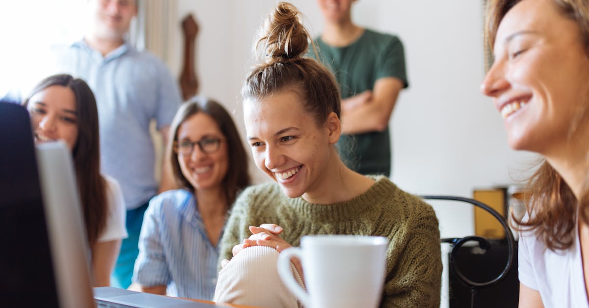 découvrez le pouvoir du sourire avec notre guide sur les bienfaits du sourire, comment il influence votre bien-être et vos relations, et des conseils pour sourire davantage au quotidien.