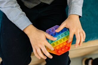 découvrez des techniques efficaces de réduction du stress pour améliorer votre bien-être mental et physique. apprenez à gérer le stress au quotidien grâce à des conseils pratiques et des approches innovantes.