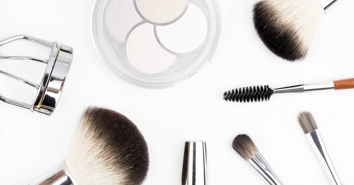 découvrez l'univers du maquillage avec nos conseils, astuces et techniques pour sublimer votre beauté. explorez les dernières tendances, produits incontournables et tutoriels pour réaliser des looks variés, du naturel au glamour.