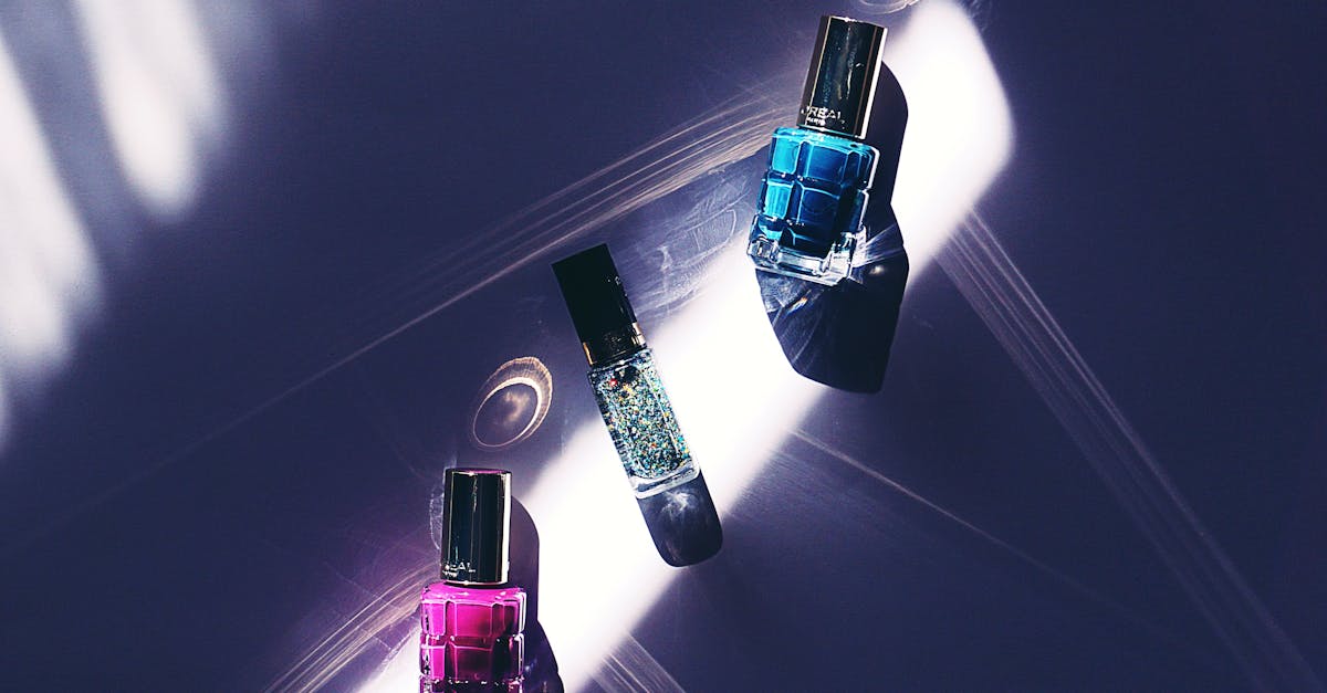 découvrez notre collection de vernis à ongles, offrant une vaste gamme de couleurs et de finitions pour sublimer vos ongles. optez pour un look élégant et tendance grâce à nos formules de haute qualité, durables et faciles à appliquer. parez vos mains d'une touche de brillance et d'originalité!