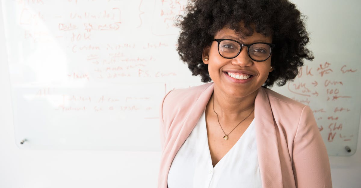 découvrez l'importance du sourire dans notre quotidien. apprenez comment un simple sourire peut améliorer votre bien-être, renforcer vos relations et apporter de la joie autour de vous.