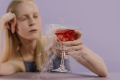 découvrez une série captivante de vampires adultes qui mêle passion, mystère et aventures surnaturelles. plongez dans un univers sombre où l'amour et le danger se rencontrent, offrant une expérience intense aux amateurs de récits fantastiques.