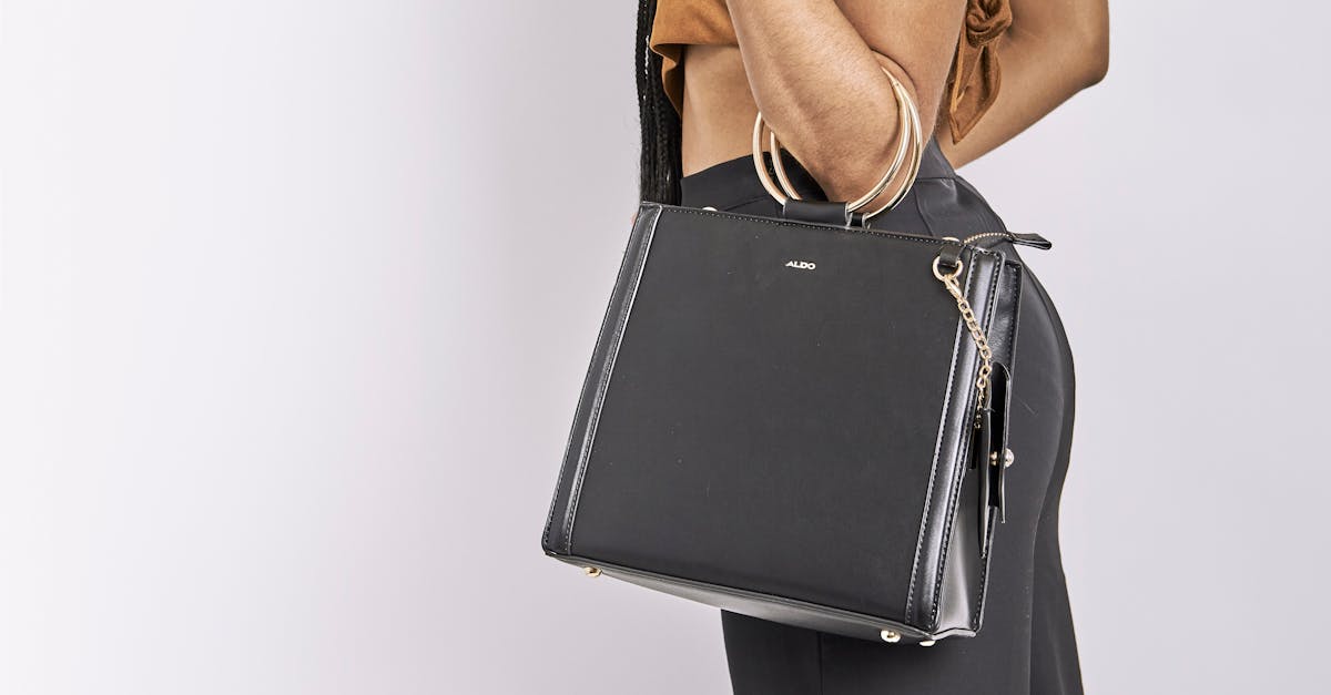 découvrez notre collection de sacs tendance et pratiques, idéale pour toutes les occasions. que ce soit pour le quotidien, un voyage ou une sortie spéciale, trouvez le sac parfait qui allie style et fonctionnalité.