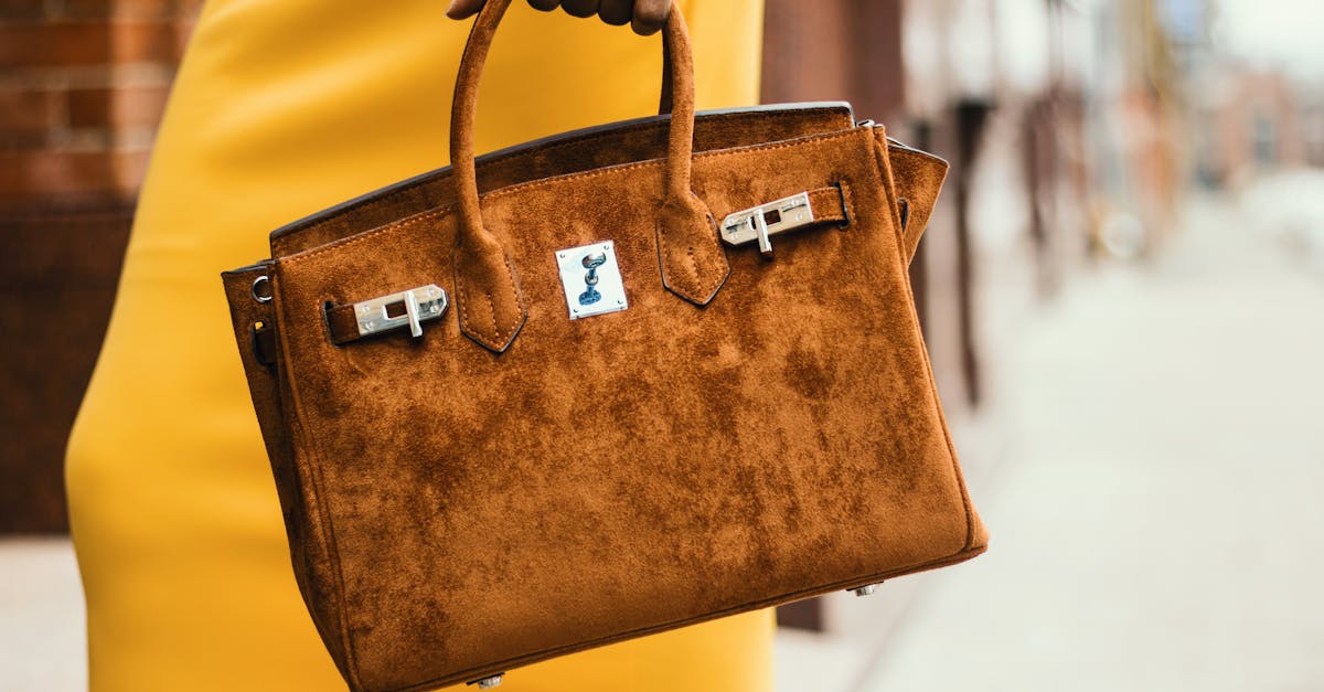 découvrez notre collection de sacs tendance, alliant style et fonctionnalité. que vous recherchiez un sac à main élégant, un sac de voyage pratique ou un sac à dos moderne, nous avons ce qu'il vous faut pour compléter votre look. profitez de la qualité et du design pour toute occasion.