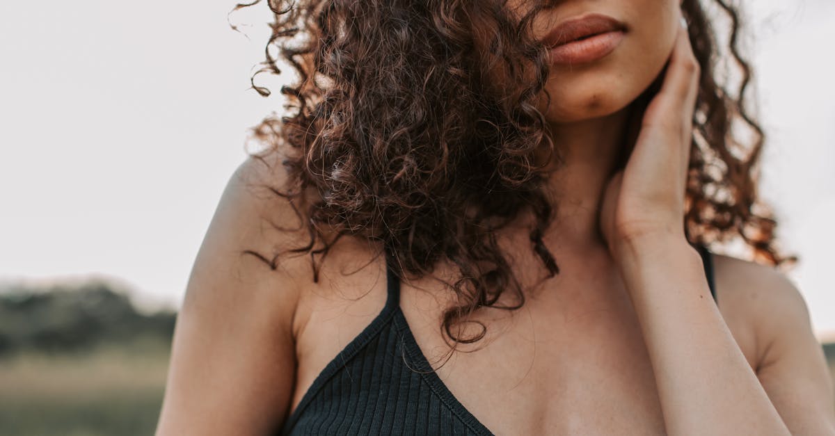 découvrez les plus belles coiffures bouclées avec notre guide sur les hairstyles curly. inspirez-vous de nos astuces et tendances pour mettre en valeur vos boucles et créer des looks uniques qui feront tourner les têtes.