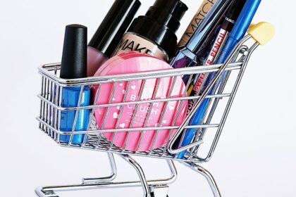découvrez notre sélection de nettoyants pour pinceaux de maquillage, conçus pour garder vos outils impeccables et prolonger leur durée de vie. obtenez un maquillage parfait avec des pinceaux toujours propres !