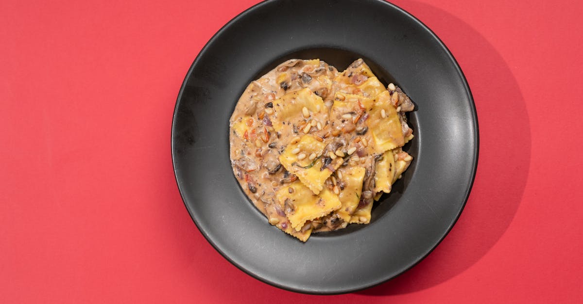 découvrez notre pasta box : un savoureux mélange de pâtes fraîches et d'ingrédients de qualité. parfaite pour un repas rapide et délicieux, cette boîte à pâtes vous transporte en italie à chaque bouchée. commandez maintenant et régalez-vous avec un plat fait maison en quelques minutes!