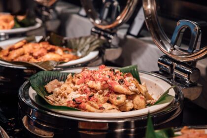 découvrez notre pasta box, un plat savoureux et pratique qui réunit des pâtes al dente et une variété de sauces délicieuses. idéal pour un repas rapide ou un dîner convivial, chaque box est préparée avec des ingrédients frais pour satisfaire toutes vos envies de cuisine italienne.