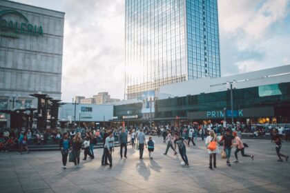 découvrez primark, votre destination mode incontournable pour des vêtements tendance à prix accessibles. explorez nos collections variées pour toute la famille et trouvez des articles qui répondent à toutes vos envies, de la mode contemporaine aux essentiels du quotidien.