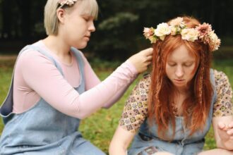 découvrez notre sélection de coupes de cheveux courtes tendance et faciles à entretenir. que vous recherchiez une transformation audacieuse ou un look intemporel, trouvez l'inspiration pour votre prochaine coiffure parmi nos idées de coiffures courtes.