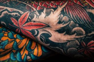 découvrez l'art du tatouage : des designs uniques, des conseils pour choisir votre tatoueur et des idées inspirantes pour votre prochain tatouage. plongez dans l'univers fascinant des tattoos et exprimez votre personnalité à travers l'encre.