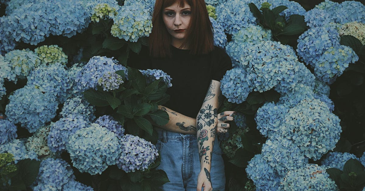 découvrez l'univers fascinant des tatouages : styles, significations et tendances. explorez des conseils pour choisir le bon artiste et trouver l'inspiration pour votre prochain chef-d'œuvre corporel.