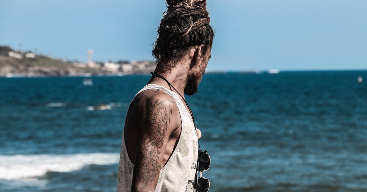 découvrez l'univers fascinant des tatouages : styles, significations, conseils et tendances incontournables pour exprimer votre personnalité à travers l'art corporel. plongez dans les récits derrière chaque encre et trouvez l'inspiration pour votre prochain chef-d'œuvre.