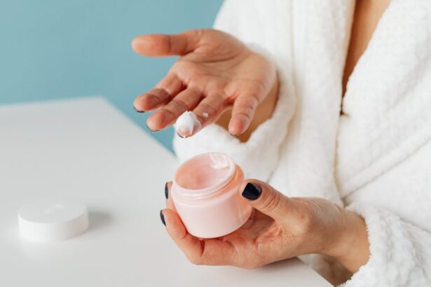 découvrez les meilleures crèmes anti-âge qui nourrissent et revitalisent votre peau. combattez les signes du vieillissement avec des formules innovantes qui ciblent rides, ridules et perte d'élasticité. offrez à votre peau le soin qu'elle mérite pour un teint éclatant et youthful.