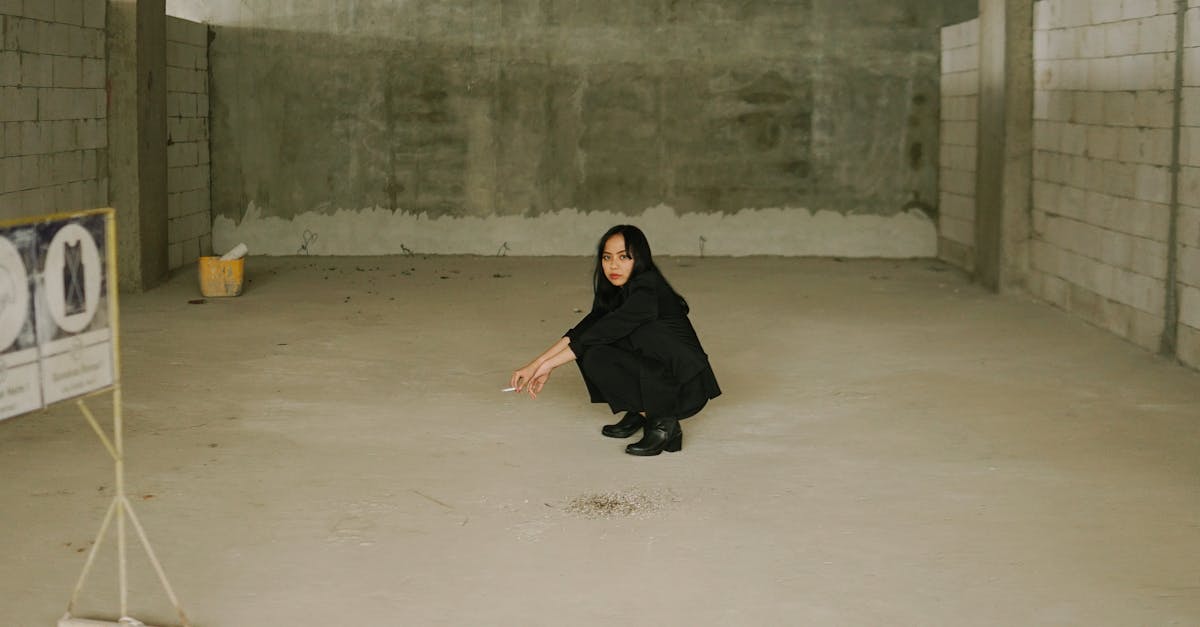 découvrez les bienfaits de l'asian squat, une position naturelle qui améliore la flexibilité, la posture et la force des jambes. apprenez comment intégrer cette pratique ancestrale dans votre routine quotidienne pour un bien-être optimal.