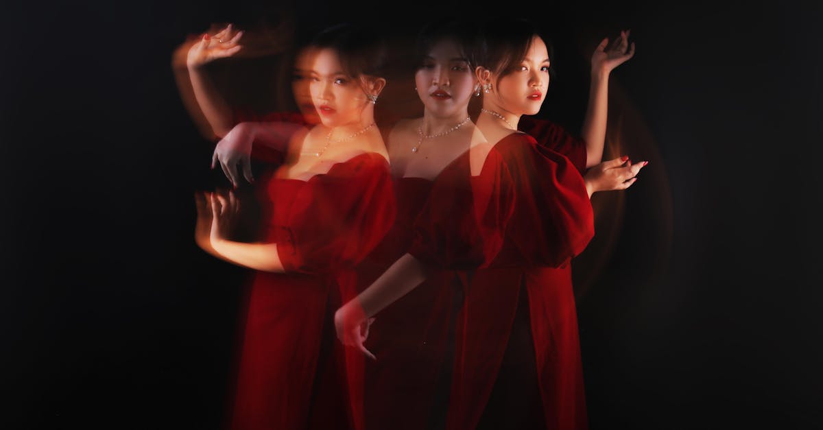 découvrez l'univers captivant de 'charmed', une série mythique qui suit les aventures de trois sœurs sorcières unies par un lien indéfectible. plongez dans un monde de magie, de mystère et de pouvoir, où chaque épisode dévoile de nouvelles intrigues et défis. parfait pour les amateurs de fantasy et de récits enchanteurs.