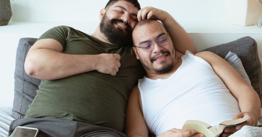 découvrez les enjeux et les avantages de la cohabitation, une solution de vie partagée qui favorise l'entraide, réduit les coûts et crée des liens sociaux enrichissants. apprenez comment cette pratique peut transformer votre quotidien.