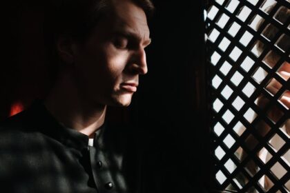 découvrez l'art du pardon : ses bienfaits sur votre bien-être émotionnel et mental, des conseils pratiques pour apprendre à pardonner, et comment cette démarche peut transformer vos relations personnelles.