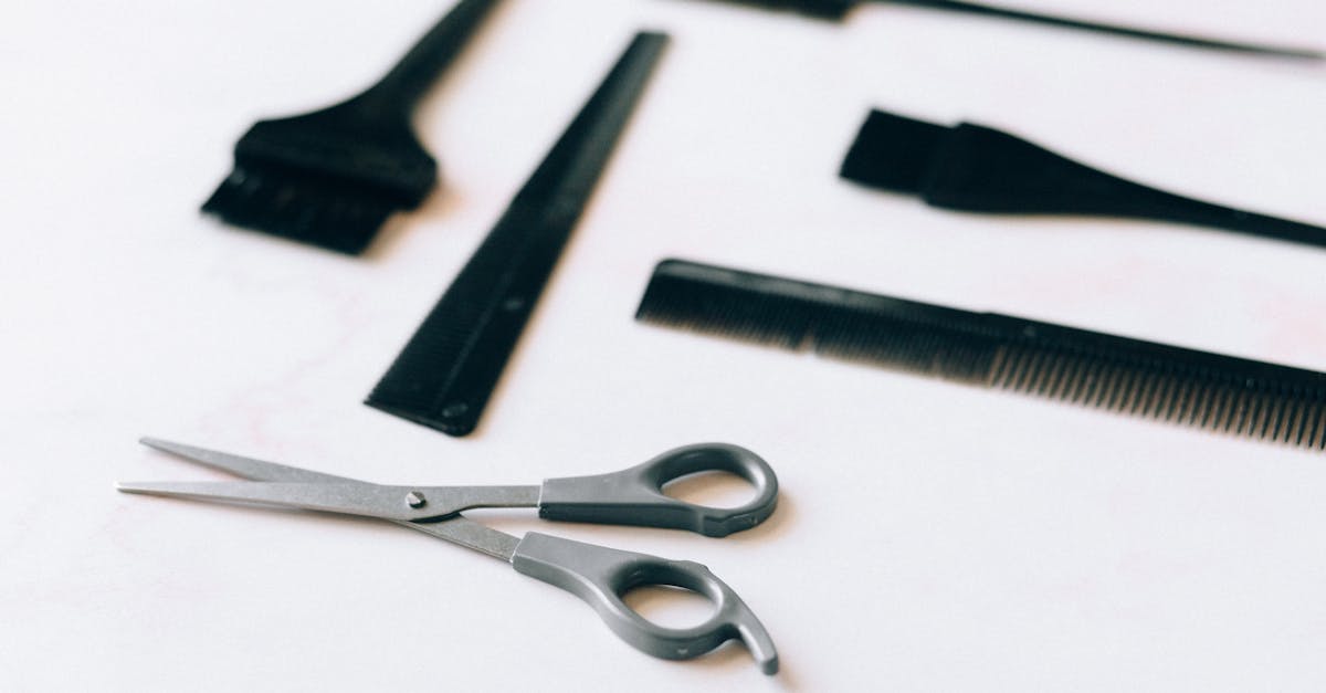 découvrez les différences clés entre un sèche-cheveux et une brosse volumisante. apprenez à choisir l'outil idéal pour obtenir des cheveux brillants et volumineux en un rien de temps. comparez les avantages et les inconvénients de chaque appareil pour sublimer votre coiffure.