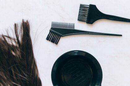 découvrez tout sur la teinture capillaire : conseils, techniques et tendances pour sublimer votre couleur de cheveux. que vous soyez novice ou expert, trouvez des astuces et produits adaptés à votre style.