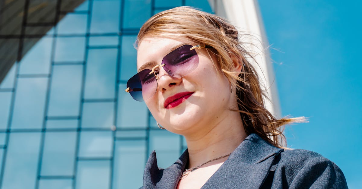 découvrez notre sélection de lisseurs de cheveux haut de gamme pour des cheveux lisses et brillants en un clin d'œil. obtenez des résultats professionnels à domicile avec des technologies avancées et des designs ergonomiques.