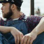 découvrez notre collection de jeans overalls tendance, alliant confort et style. parfaits pour un look décalé ou décontracté, nos overalls en denim sont disponibles dans diverses coupes et teintes pour s'adapter à toutes vos envies de mode.