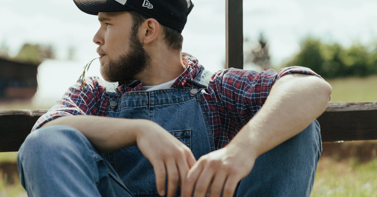 découvrez notre collection de jeans overalls tendance, alliant confort et style. parfaits pour un look décalé ou décontracté, nos overalls en denim sont disponibles dans diverses coupes et teintes pour s'adapter à toutes vos envies de mode.