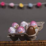 découvrez la douceur irrésistible des chocolats kinder, des douceurs au lait crémeux et à la surprise délicieuse qui raviront les petits comme les grands. une expérience gourmande à chaque bouchée!