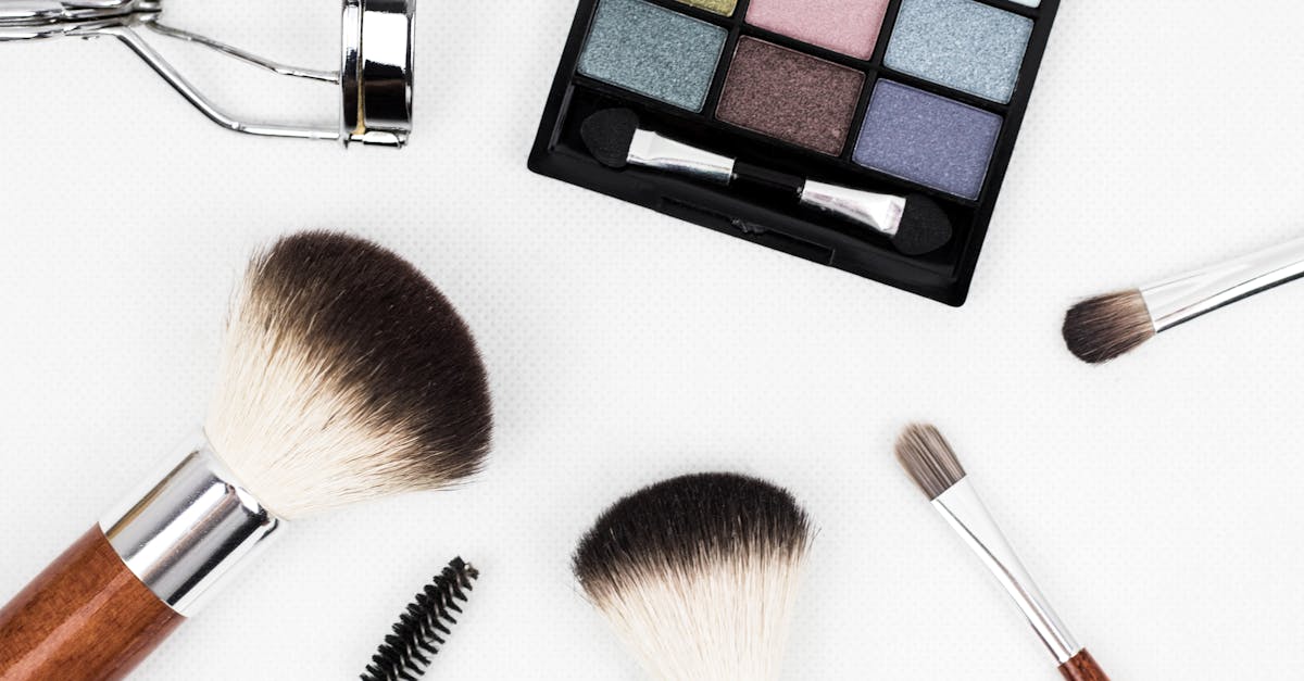 découvrez l'univers du maquillage avec des conseils, des astuces et des tutoriels pour un look parfait. explorez les dernières tendances, produits essentiels et techniques pour sublimer votre beauté au quotidien.