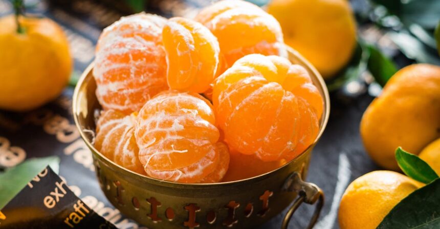 découvrez les mandarins, ces agrumes juteux et parfumés, riches en vitamines et idéaux pour une collation saine. apprenez tout sur leurs bienfaits, leurs variétés et des conseils de dégustation.