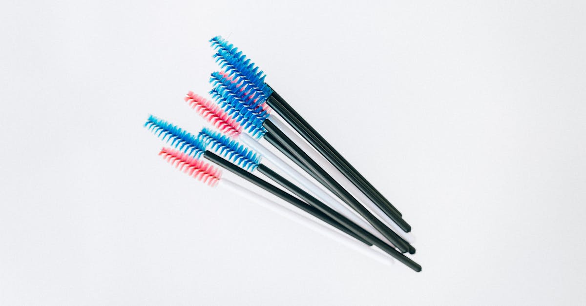 découvrez notre mascara révolutionnaire qui allonge, courbe et intensifie vos cils. obtenez un regard captivant et irrésistible toute la journée avec une formule longue tenue. idéal pour toutes les occasions, notre mascara est l'accessoire incontournable de votre routine beauté.