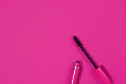 découvrez notre sélection de mascaras pour des cils volumineux et magnifiés. que vous recherchiez un look naturel ou un effet dramatique, trouvez le mascara parfait qui fera ressortir votre regard.
