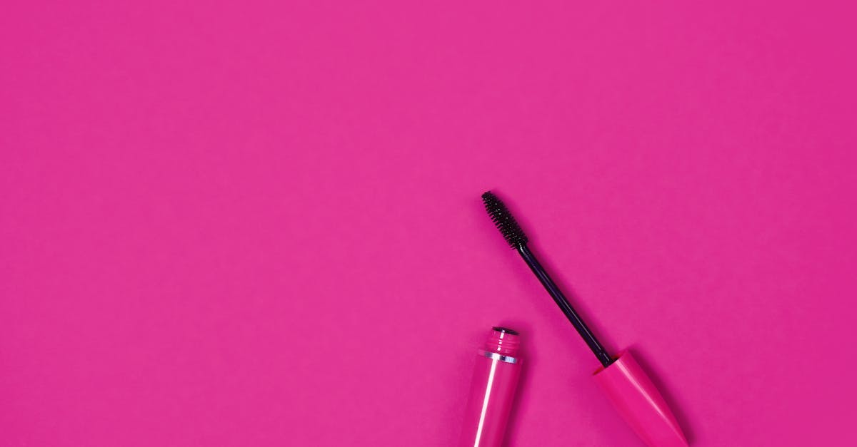 découvrez notre sélection de mascaras pour des cils volumineux et magnifiés. que vous recherchiez un look naturel ou un effet dramatique, trouvez le mascara parfait qui fera ressortir votre regard.