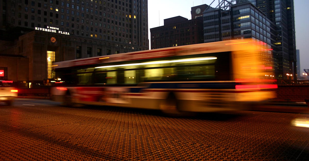 découvrez tout sur le mal des transports (motion sickness) : symptômes, causes et solutions pour soulager les nausées lors de vos trajets. obtenez des conseils pratiques pour voyager confortablement, que ce soit en voiture, en bateau ou en avion.