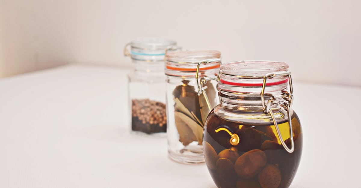 découvrez les bienfaits de l'huile d'olive, un ingrédient incontournable de la cuisine méditerranéenne. apprenez ses propriétés santé, ses variétés, et comment l'intégrer dans vos recettes quotidiennes pour une alimentation saine et savoureuse.