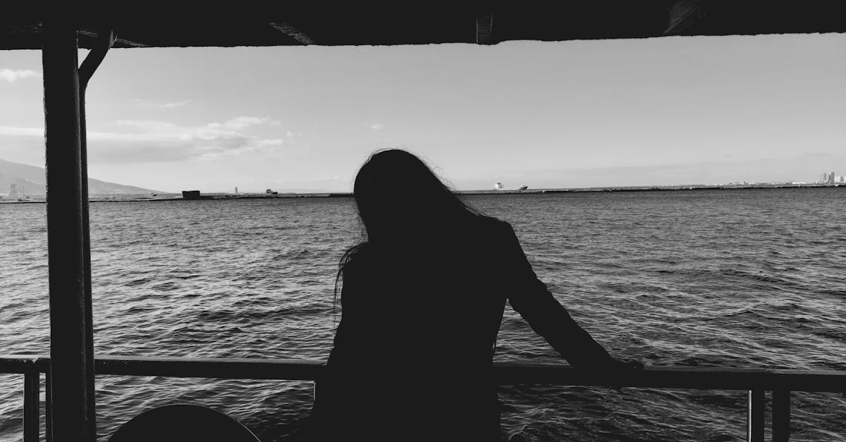 découvrez des stratégies efficaces pour surmonter la solitude et favoriser des connexions significatives. apprenez à cultiver des relations, à renforcer votre bien-être émotionnel et à embrasser des moments de bonheur. transformez la solitude en une opportunité de croissance personnelle.