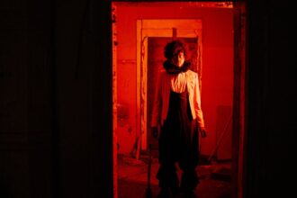 plongez dans l'univers captivant du thriller psychologique, où l'esprit humain est à la fois l'arme et la victime. découvrez des intrigues complexes, des retournements inattendus et des personnages troublants qui vous tiendront en haleine. êtes-vous prêt à explorer les profondeurs de la psyché humaine ?