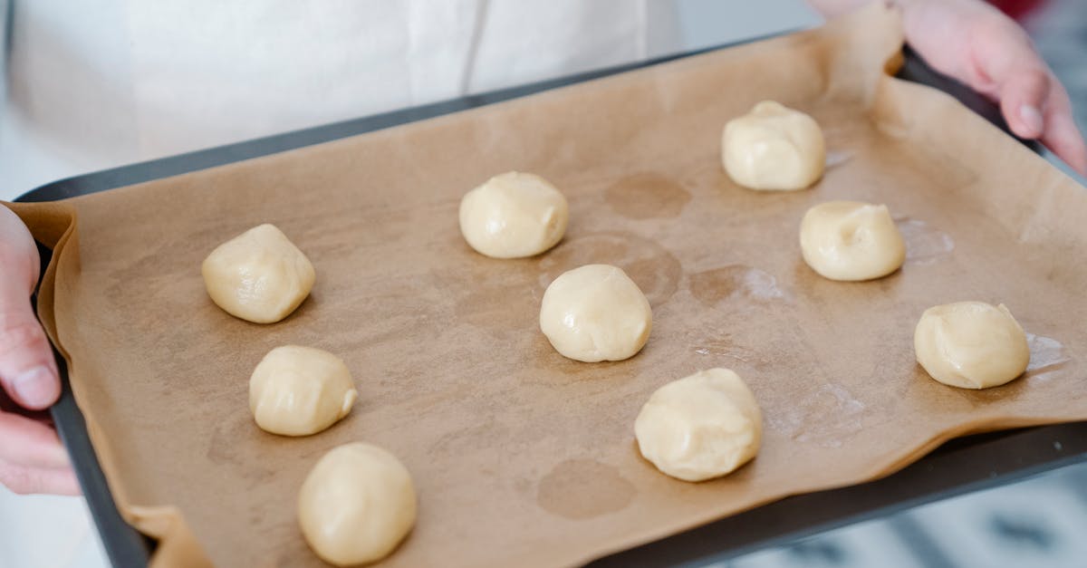 découvrez la douceur irrésistible de la pâte à cookie crue ! notre recette savoureuse vous permet de savourer toutes les saveurs des biscuits frais sans cuisson. parfaite pour les amateurs de sucré, cette pâte onctueuse se déguste à la cuillère ou comme un ingrédient gourmand dans vos desserts. oserez-vous craquer ?