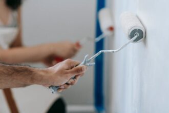découvrez des stratégies efficaces pour améliorer vos relations personnelles et professionnelles. apprenez à communiquer de manière optimale, à renforcer la confiance et à nourrir des connexions authentiques grâce à des techniques éprouvées en matière d'enrichissement des relations.