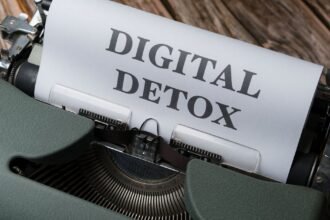 découvrez nos conseils et astuces efficaces pour réduire le temps d'écran de vos enfants et améliorer leur bien-être. apprenez à instaurer des limites équilibrées pour favoriser des activités alternatives enrichissantes.