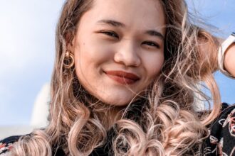 découvrez comment le self-talk peut transformer votre quotidien. apprenez à dialoguer avec vous-même de manière positive pour booster votre confiance, réduire le stress et atteindre vos objectifs.
