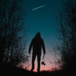 découvrez l'art de la silhouette, une forme d'expression créative qui capte l'essence d'une personne à travers des ombres et des contours. explorez des techniques, des inspirations et des conseils pour maîtriser cette discipline fascinante.