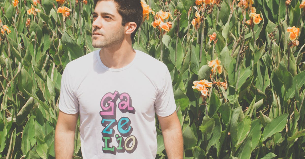 découvrez notre collection de t-shirts tendance, alliant confort et style. parfaits pour toutes les occasions, nos t-shirts sont disponibles en plusieurs couleurs et tailles, conçus pour s'adapter à votre personnalité. faites ressortir votre unicité avec nos designs originaux !