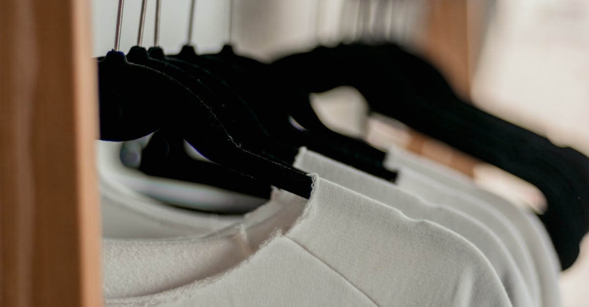 découvrez notre collection de t-shirts tendance, alliant confort et style. parfaits pour toutes les occasions, nos t-shirts sont disponibles dans une variété de designs et de tailles pour satisfaire tous les goûts. fabriqués avec des matériaux de qualité, ils vous garantissent une allure décontractée et stylée.
