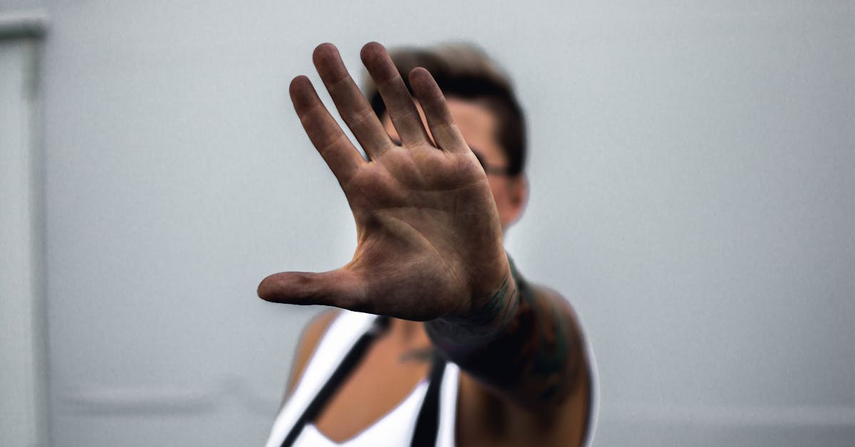 découvrez la signification des symboles de tatouage populaires et leur histoire fascinante. plongez dans l'univers des tatouages pour trouver l'inspiration qui vous correspond.