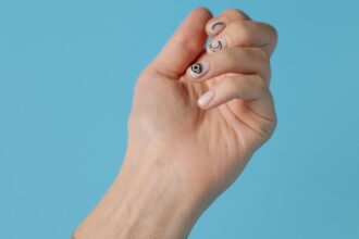 découvrez les significations profondes des symboles de tatouage. explorez notre guide complet sur les motifs populaires et leur histoire, et trouvez l'inspiration pour votre prochain tatouage.