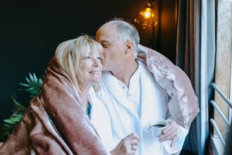 célébrez la saint-valentin avec amour et passion ! découvrez des idées de cadeaux, des recettes romantiques et des activités pour rendre cette journée inoubliable pour vous et votre partenaire.