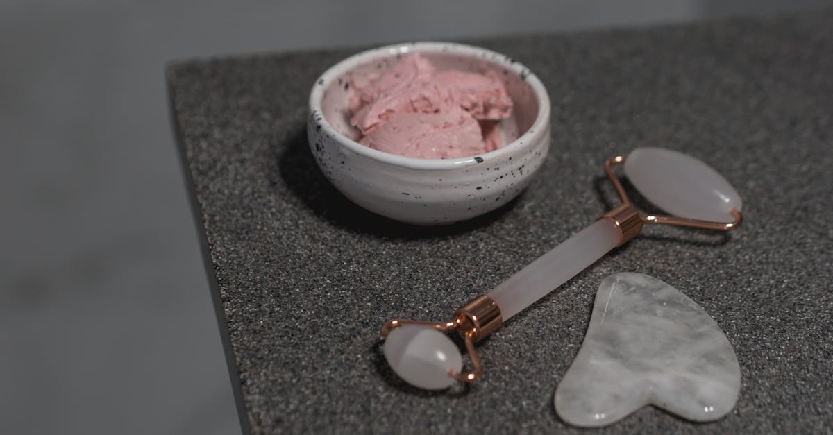 découvrez notre crème anti-âge innovante, conçue pour réduire les signes du vieillissement, hydrater en profondeur et restaurer l'éclat de votre peau. révélez une apparence plus jeune et lumineuse grâce à notre formule riche en actifs naturels.