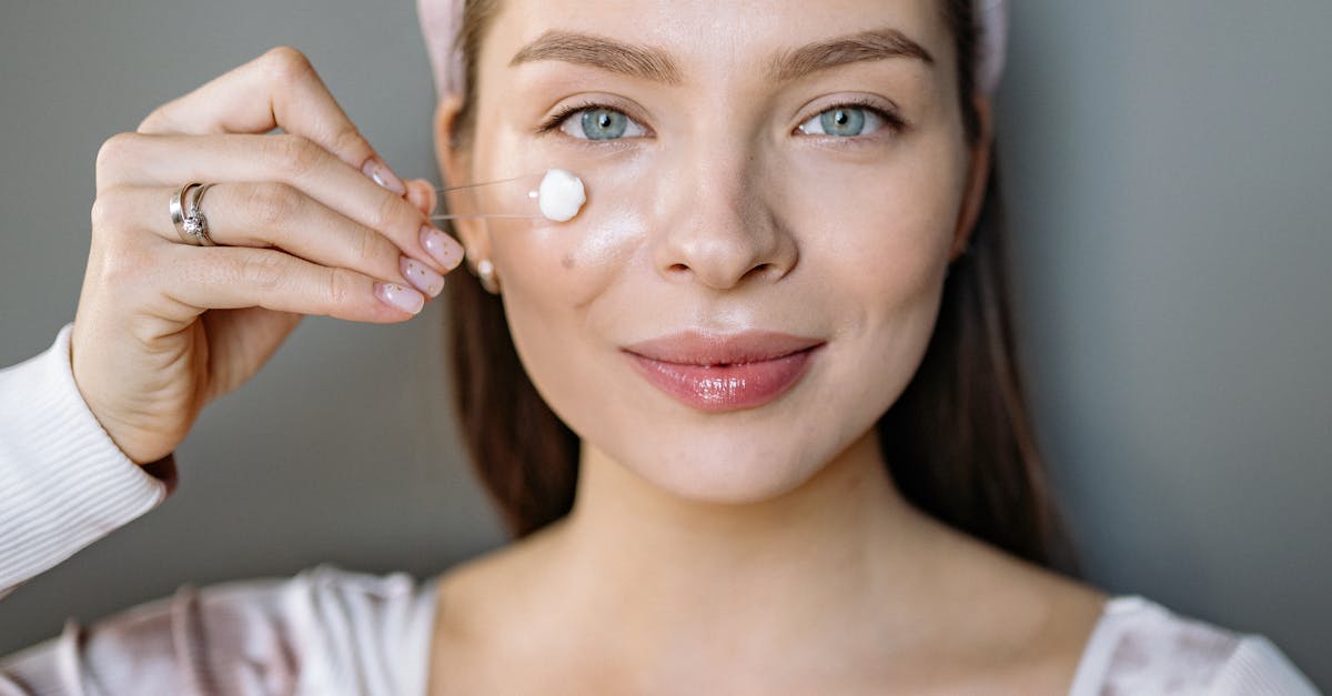 découvrez notre crème anti-âge révolutionnaire qui réduit les rides et raffermit la peau. profitez d'une hydratation intense et d'un teint éclatant grâce à sa formule innovante. retrouver une peau jeune et radieuse n'a jamais été aussi simple !