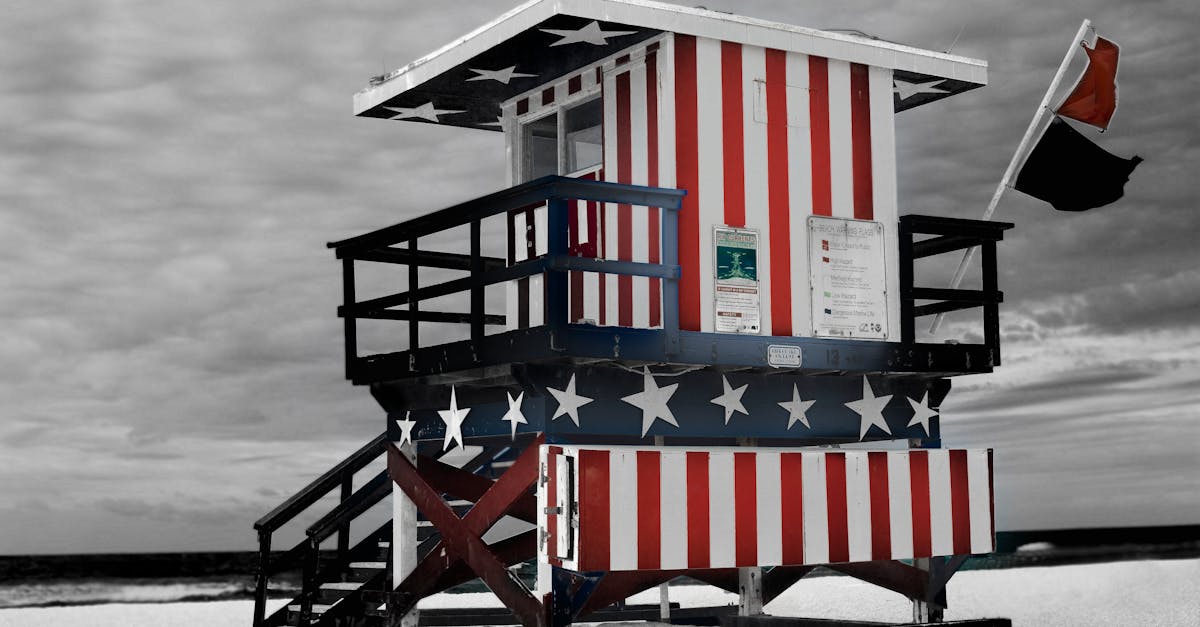 découvrez baywatch, la série culte qui suit les aventures palpitantes des sauveteurs de malibu, entre drames, sauvetages spectaculaires et paysages à couper le souffle !
